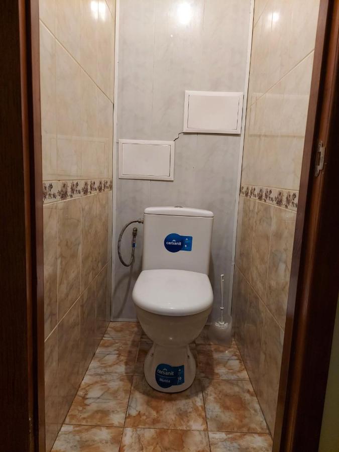 Apartment Sports Palace Просторная Квартира Рядом Дворец Спорта Charkiv Esterno foto