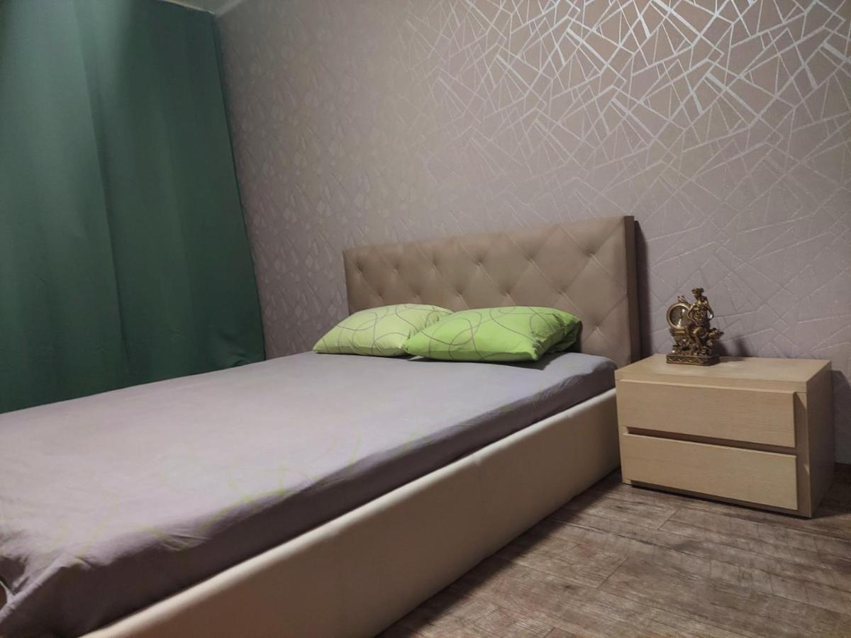 Apartment Sports Palace Просторная Квартира Рядом Дворец Спорта Charkiv Esterno foto
